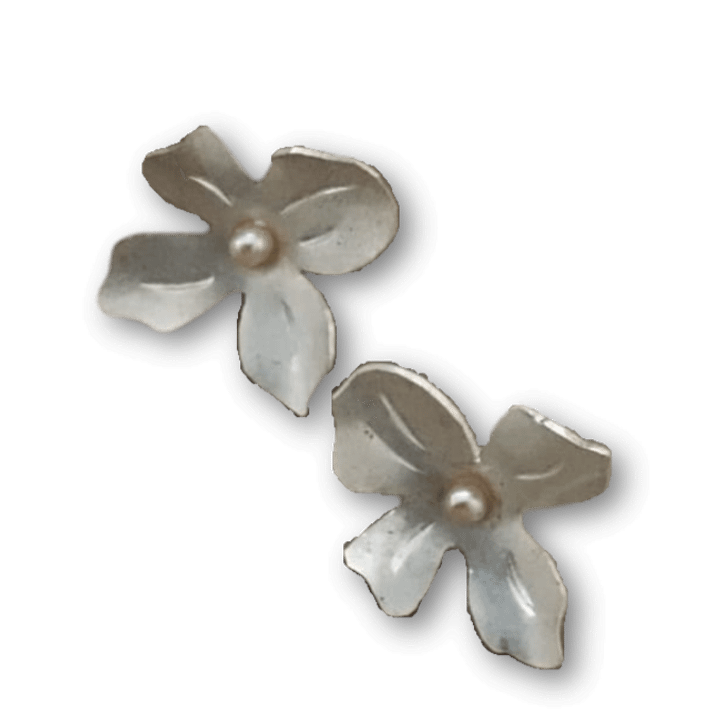 Aretes de plata en flor